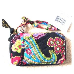 •Vera Bradley• NWT All in One Wristlet